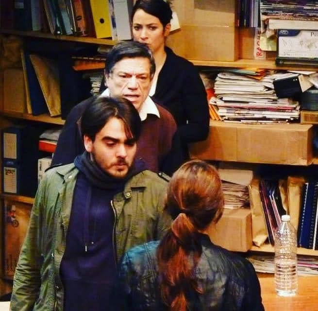 Hernán Grinstein durante una instancia de ensayo teatral